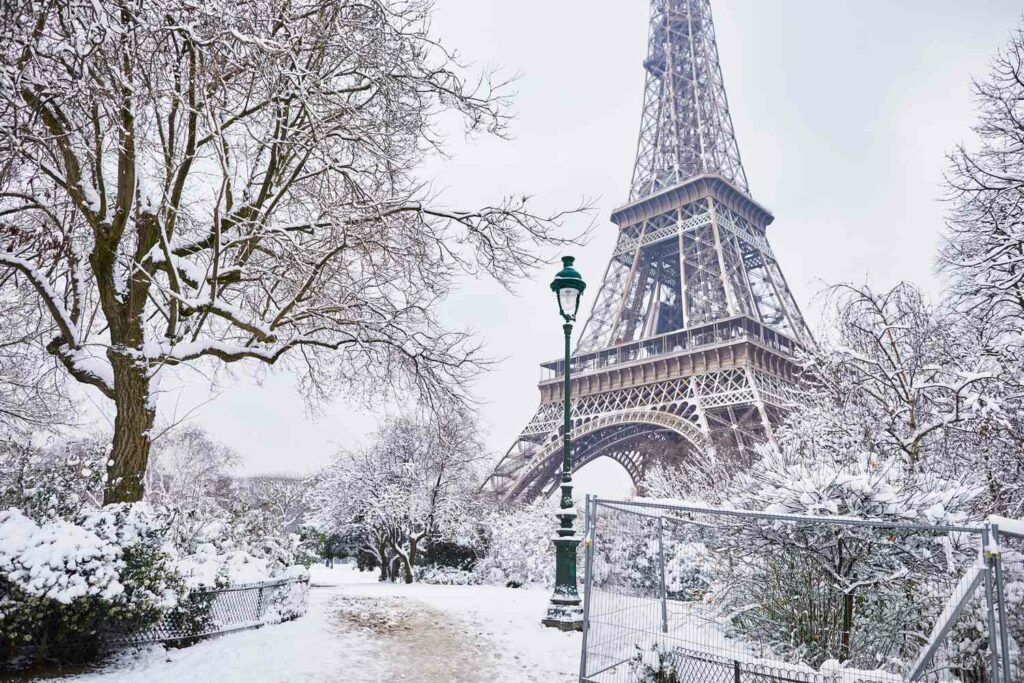 When Does It Snow in Paris